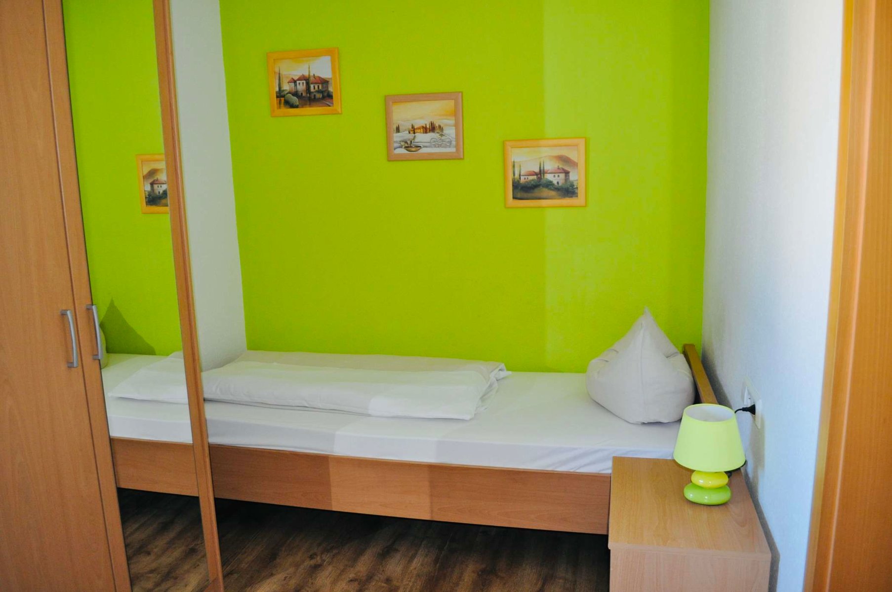 Einzelzimmer mit Internetanschluss im Hotel Discovery Stuttgart